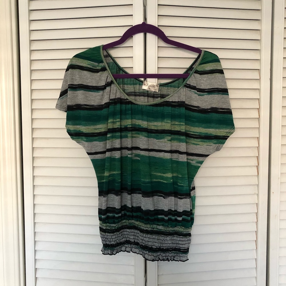 Green Blouse, tighter fit at the bottom